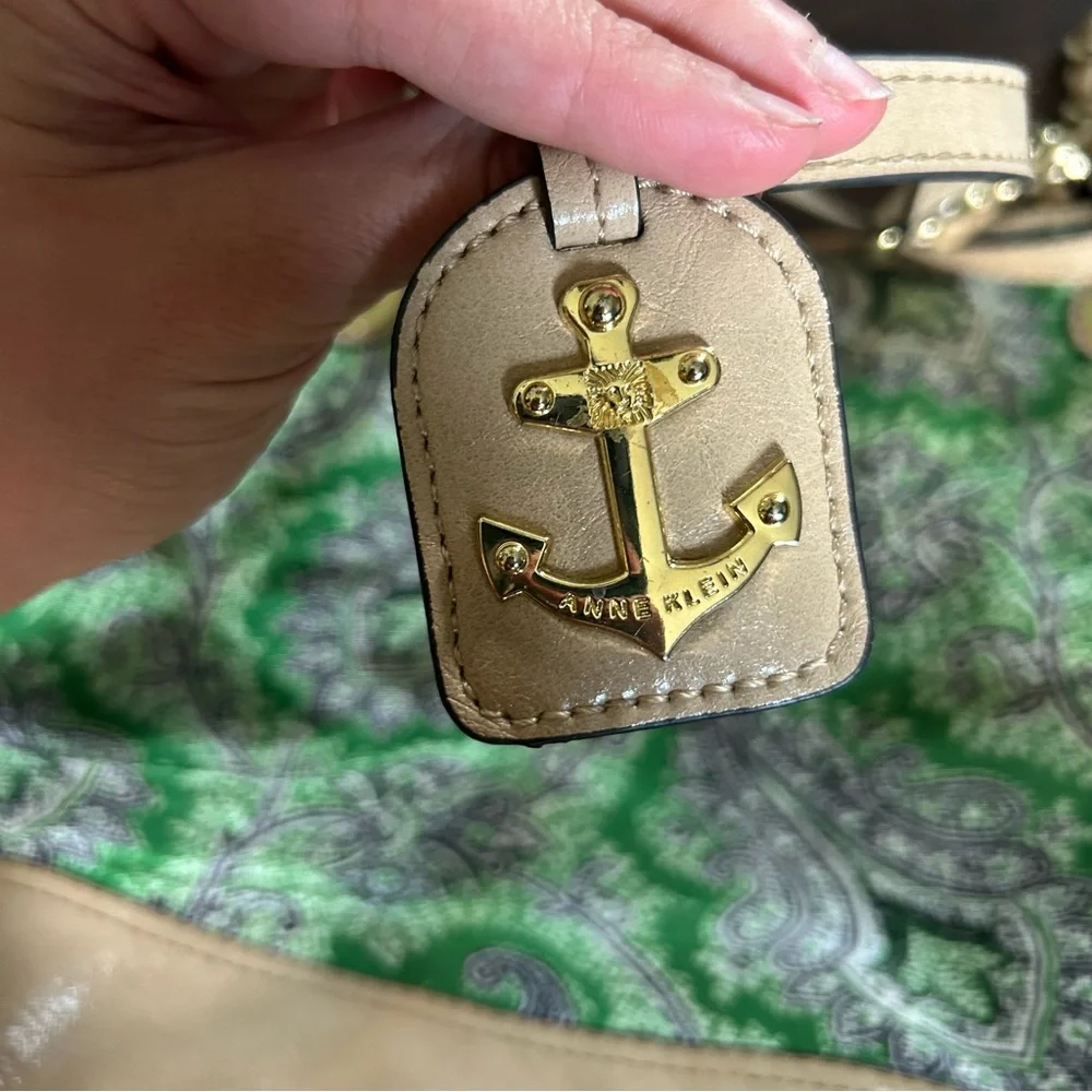 [Anne Klein] Green Paisley Pattern Purse